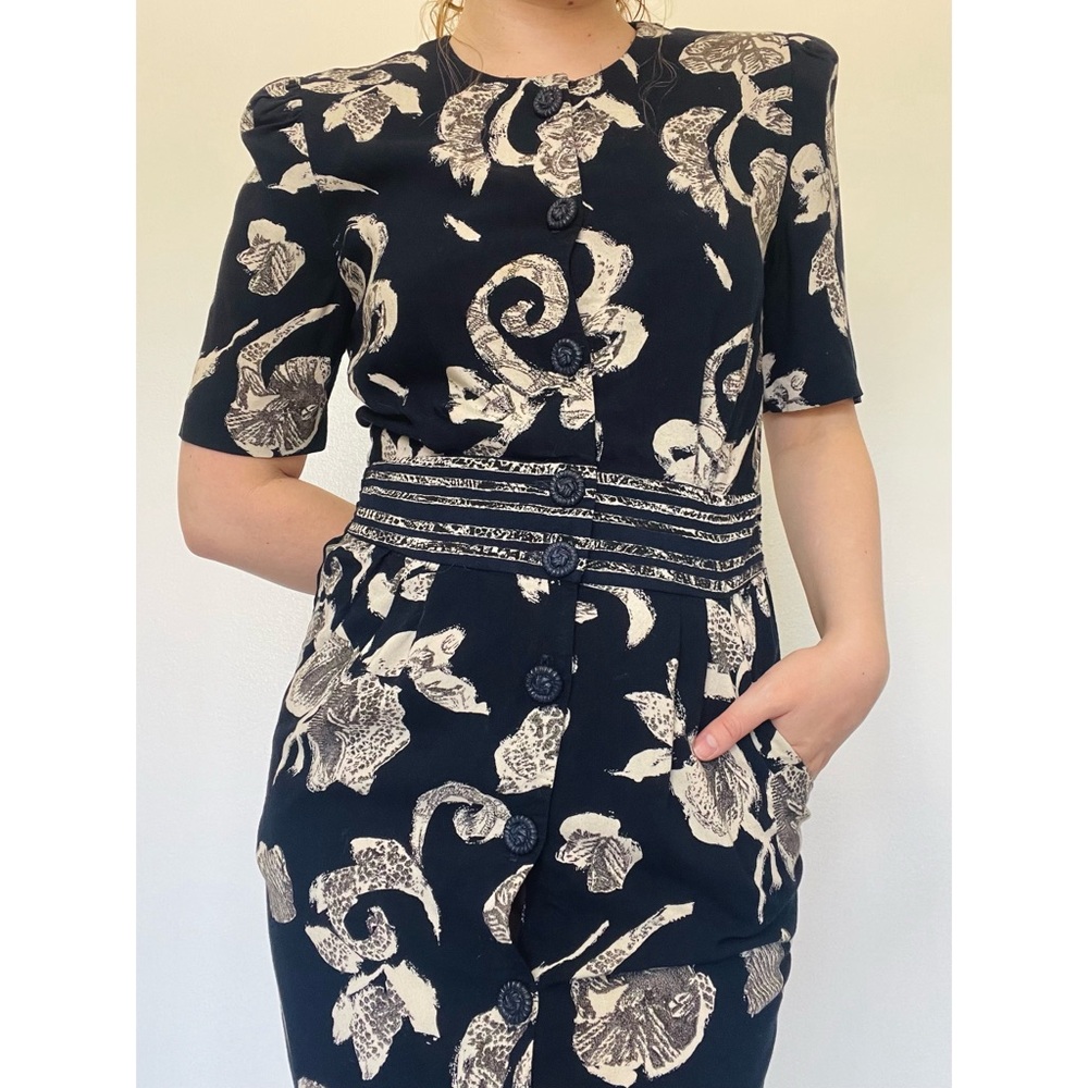 🌱5/$25🌱 Positive Attitude | 80s 90s Navy Floral Button-Down Office Pencil Dress - Picture 8 of 8
